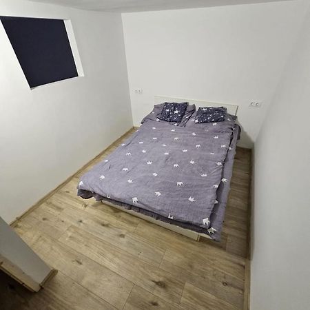 7Dab Rotten 4B2 Contactless Self Check-In Budapest Kültér fotó
